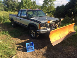 Illustration for article titled Craigslist Plow Truck Faceoff - Ford vs GM Edition (Poll)